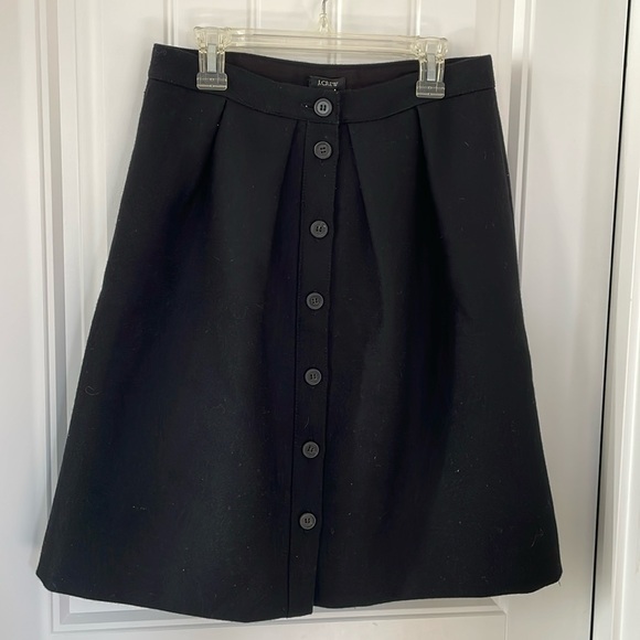 J. Crew black wool button skirt • Size 2 - Picture 1 of 3